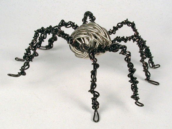Wire wrapped spider