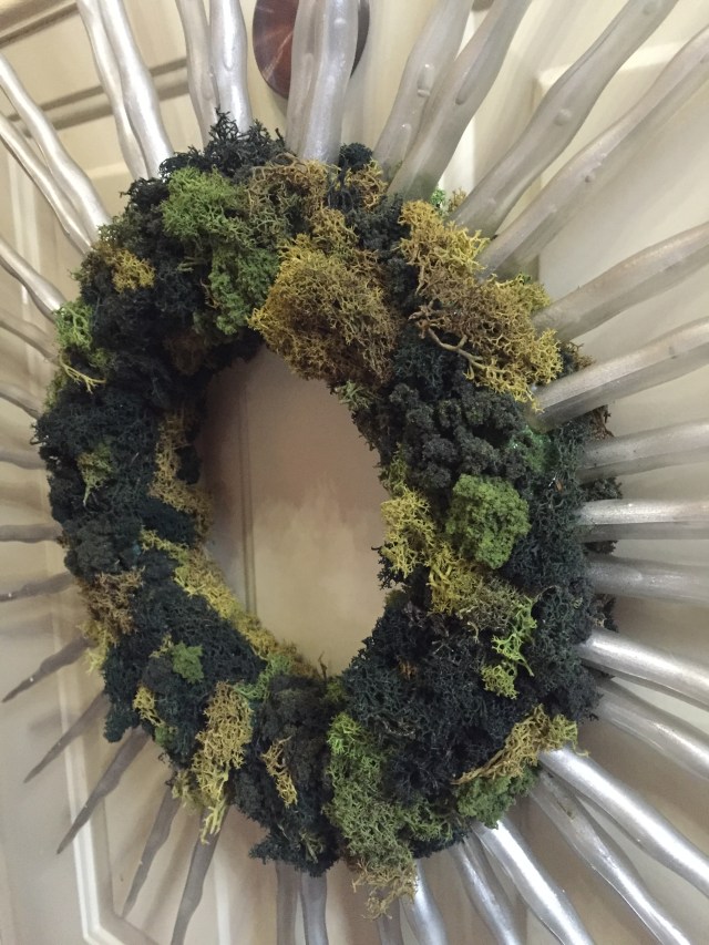 side view of completed wreath
